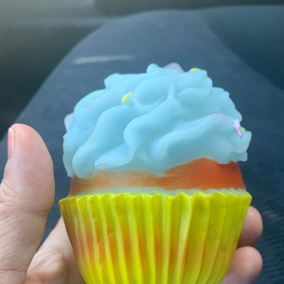 Dog Toy Squeak Cupcake NEW - Picture 4 of 8